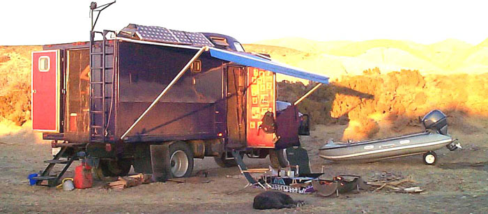baja_camp.jpg - 74110 Bytes